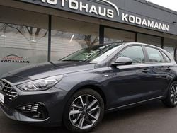 Grau Gebraucht 2023 Hyundai i30 Trend Limousine | 14.770 € (Fairer Preis)
