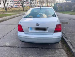 Silber Gebraucht 2004 VW Bora Limousine | 4.000 € (Teuer)
