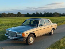Silber Gebraucht 1984 Mercedes 240 Limousine | 10.900 €