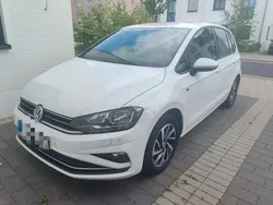 Weiß Gebraucht 2018 VW Golf Sportsvan Join Van / Kleinbus | 17.900 € (Fairer Preis)