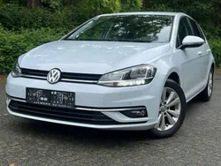 Silber Gebraucht 2018 VW Golf VII Limousine | 13.900 € (Fairer Preis)