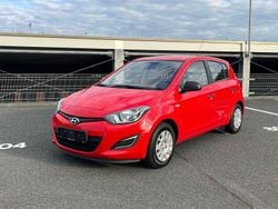 Rot Gebraucht 2013 Hyundai i20 Edition Kleinwagen | 6.799 € (Etwas zu teuer)