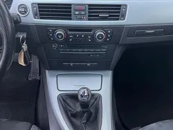 Silber Gebraucht 2010 BMW 318 Kombi | 7.000 €
