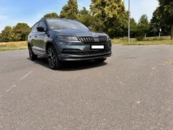 Grau Gebraucht 2020 Skoda Karoq SportLine SUV | 25.000 € (Fairer Preis)