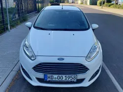 Weiß Gebraucht 2015 Ford Fiesta Kleinwagen | 6.950 € (Guter Preis)