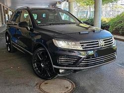Schwarz Gebraucht 2016 VW Touareg R-line SUV | 35.000 €
