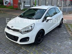 Weiß Gebraucht 2012 Kia Rio Spirit Kleinwagen | 4.490 € (Guter Preis)
