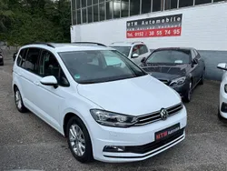 Weiß Gebraucht 2016 VW Touran Comfortline Van / Kleinbus | 12.990 € (Etwas zu teuer)