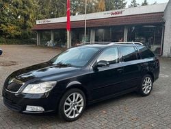 Schwarz Gebraucht 2012 Skoda Octavia Elegance Kombi | 5.950 € (Superpreis)