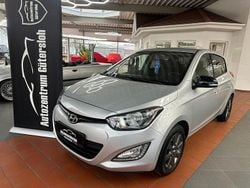 Silber Gebraucht 2013 Hyundai i20 Edition Limousine | 6.399 € (Teuer)