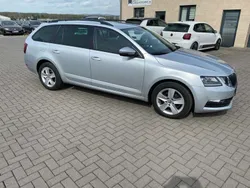 Brilliantsilber metallic Gebraucht 2020 Skoda Octavia Ambition Kombi | 11.700 € (Guter Preis)