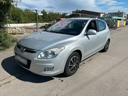 Silber Gebraucht 2007 Hyundai i30 Kleinwagen | 1.333 € (Fairer Preis)