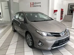 Braun Gebraucht 2013 Toyota Auris Hybrid Edition Limousine | 10.990 € (Etwas zu teuer)