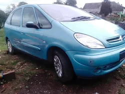 Blau Gebraucht 2003 Citroën Xsara Picasso Van / Kleinbus | 900 € (Guter Preis)