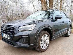 Grau Gebraucht 2024 Audi Q2 Comfort SUV | 37.500 € (Teuer)