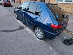 Blau Gebraucht 2000 Peugeot 306 Kleinwagen | 999 €