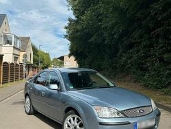 Blau Gebraucht 2003 Ford Mondeo Ghia Limousine | 800 € (Guter Preis)