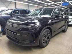 Deep black perleffekt Gebraucht 2024 VW Tiguan Life SUV | 32.810 € (Fairer Preis)