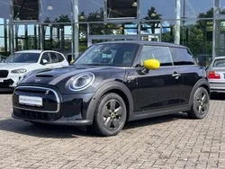 Midnight black (metallic) Gebraucht 2023 Mini Cooper Kleinwagen | 21.970 € (Etwas zu teuer)
