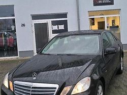 Schwarz Gebraucht 2010 Mercedes E200 Limousine | 11.999 € (Fairer Preis)