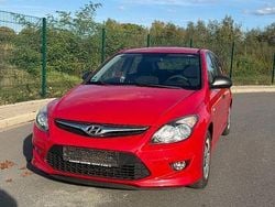 Rot Gebraucht 2010 Hyundai i30 Classic Kombi | 2.500 € (Guter Preis)