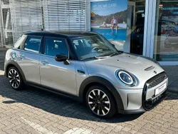 Silber Gebraucht 2024 Mini Cooper S Classic Kleinwagen | 31.690 € (Etwas zu teuer)