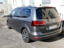 Grau Gebraucht 2017 VW Sharan Van / Kleinbus | 22.500 € (Guter Preis)