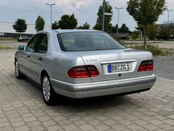 Silber Gebraucht 1998 Mercedes E240 Limousine | 3.950 € (Fairer Preis)
