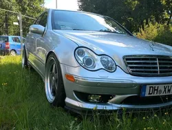 Silber Gebraucht 2005 Mercedes C200 Limousine | 8.300 €