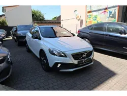 Crystal white pearl / metallic (metallic) Gebraucht 2015 Volvo V40 Summum Kombi | 14.990 € (Etwas zu teuer)