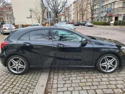 Schwarz Gebraucht 2017 Mercedes A180 Kleinwagen | 15.599 € (Fairer Preis)