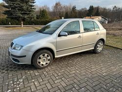 Silber Gebraucht 2007 Skoda Fabia Kleinwagen | 1.499 €