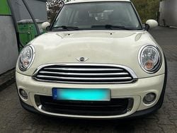 Weiß Gebraucht 2011 Mini ONE Kleinwagen | 6.000 € (Etwas zu teuer)