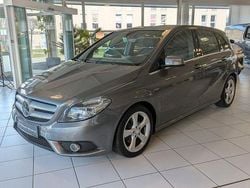Grau Gebraucht 2012 Mercedes B180 Sport Van / Kleinbus | 8.390 € (Fairer Preis)