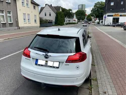 Weiß Gebraucht 2011 Opel Insignia Kombi | 2.990 € (Guter Preis)