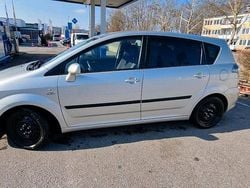 Grau Gebraucht 2008 Toyota Corolla Van / Kleinbus | 2.800 € (Guter Preis)