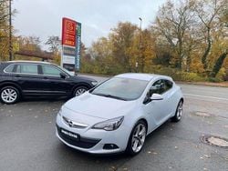 Weiß Gebraucht 2011 Opel Astra GTC Innovation Coupé | 6.990 € (Etwas zu teuer)
