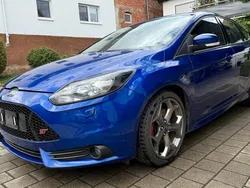 Blau Gebraucht 2014 Ford Focus ST Limousine | 11.799 € (Teuer)