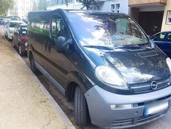 Schwarz Gebraucht 2003 Opel Vivaro Van | 3.899 €