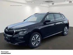 Schwarz (schwarzmagic perleffekt) Neu 2025 Skoda Kamiq Tour SUV | 27.870 € (Fairer Preis)