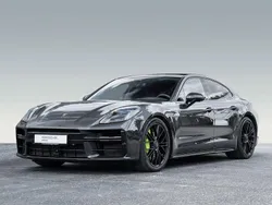 Grau Gebraucht 2024 Porsche Panamera Turbo E-Hybrid Limousine | 193.500 € (Etwas zu teuer)