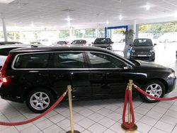 Schwarz Gebraucht 2010 Volvo V70 Momentum Kombi | 14.900 €