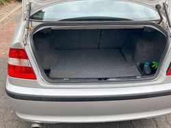 Silber Gebraucht 2004 BMW 318 Sport Line Limousine | 2.100 € (Fairer Preis)