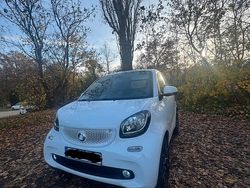 Weiß Gebraucht 2017 Smart ForTwo Coupé Cabrio | 10.000 €