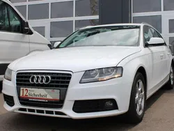 Weiß Gebraucht 2011 Audi A4 Attraction Limousine | 6.950 € (Guter Preis)