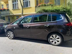Braun Gebraucht 2012 Opel Zafira Tourer Van / Kleinbus | 8.999 €