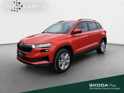 Velvetrot premium metallic met. Gebraucht 2024 Skoda Karoq Selection SUV | 26.990 € (Guter Preis)