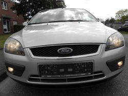 Silber Gebraucht 2007 Ford Focus Sport Kombi | 700 €