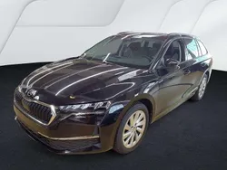 Schwarz magic perl Gebraucht 2017 Skoda Octavia Selection Kombi | 25.950 €