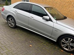 Silber Gebraucht 2009 Mercedes E220 Limousine | 5.850 € (Fairer Preis)